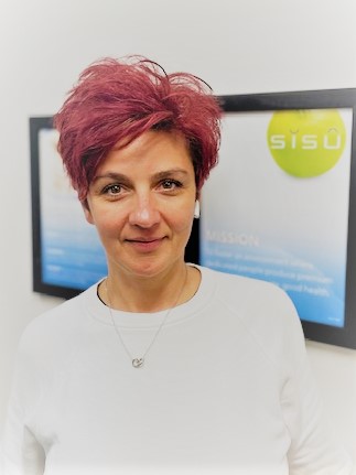 Mirela Headshot